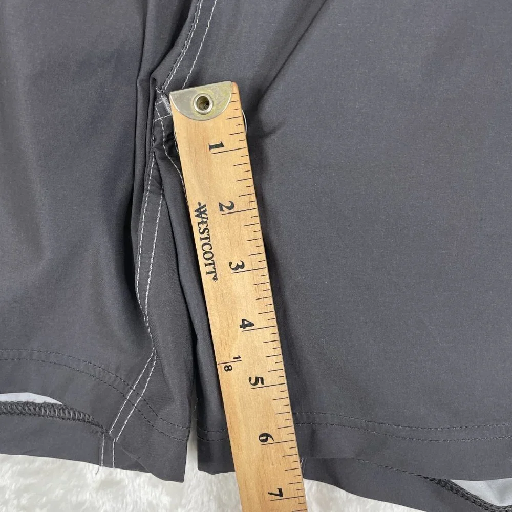 Vuori Athletic Shorts Mens 2XL Gray Lined Drawstrings Pockets